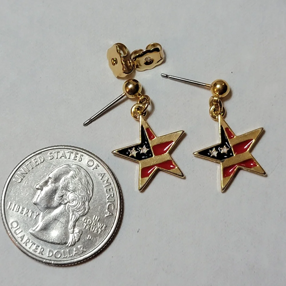 Avon Stars and Stripes American Flag Star Earrings USA Gold Tone Post Dangle